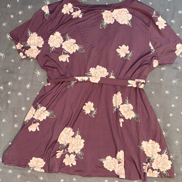 TORRID PURPLE FLORAL BABYDOLL TOP SIZE 1X - Picture 4 of 6